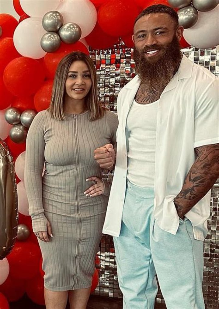 
Is Safiyya Vorajee Pregnant? Ashley Cain Girlfriend Instagram & Age 