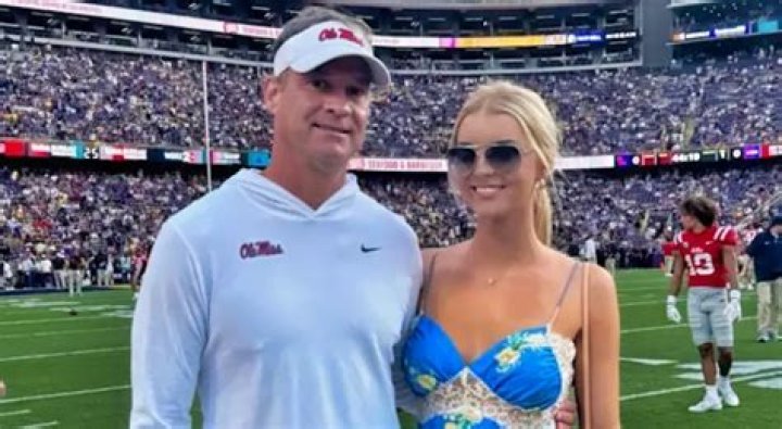 Lane Kiffin Height, Weight, Net Worth, Age, Birthday, Wikipedia, Who, Nationality, Biography